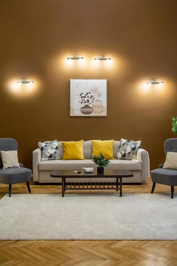 بودابست Exclusive Eotvos Apartment 0*,  المجر